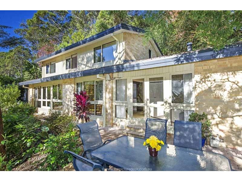 1 ELEGANS AVENUE, St Ives NSW 2075