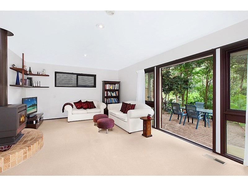 1 ELEGANS AVENUE, St Ives NSW 2075