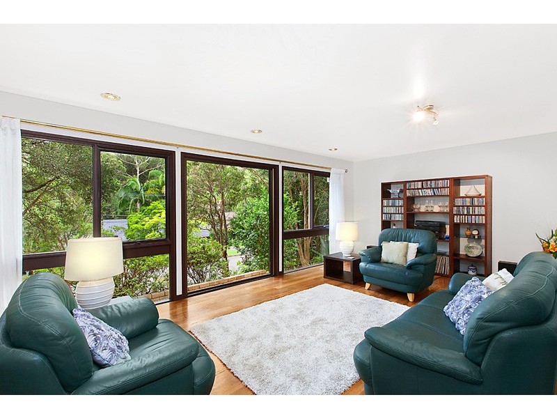 1 ELEGANS AVENUE, St Ives NSW 2075