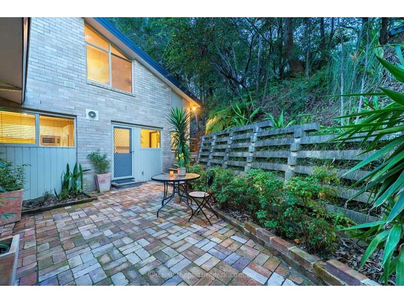 1 ELEGANS AVENUE, St Ives NSW 2075