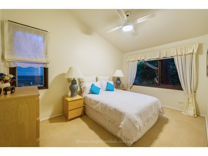 1 ELEGANS AVENUE, St Ives NSW 2075