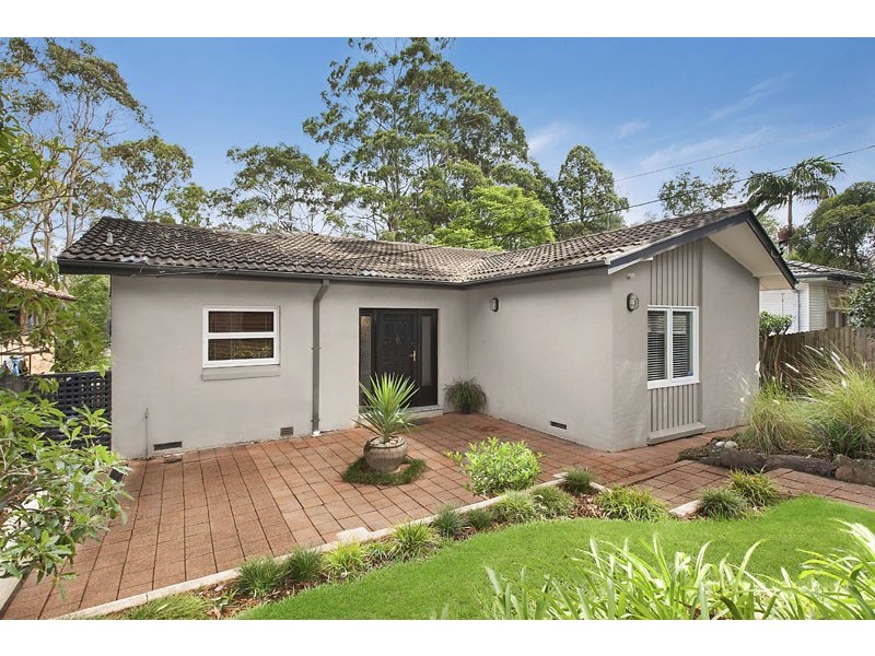 4 BENAROON AVENUE, St Ives NSW 2075