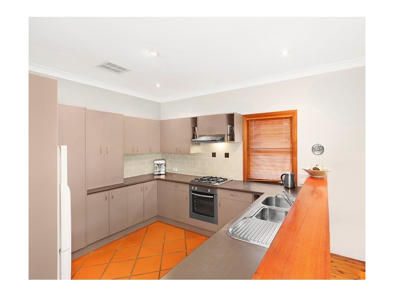 4 BENAROON AVENUE, St Ives NSW 2075