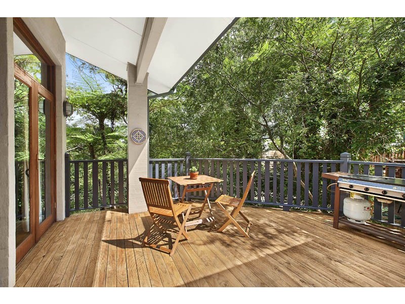 4 BENAROON AVENUE, St Ives NSW 2075