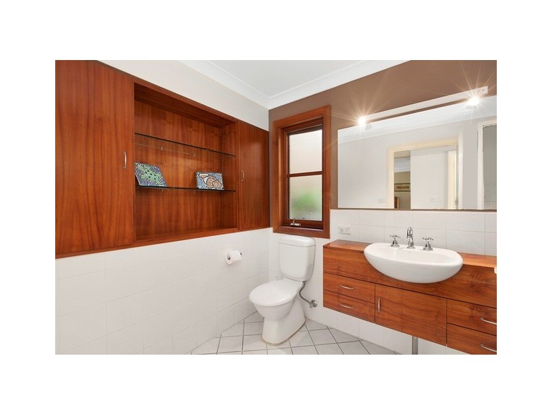 4 BENAROON AVENUE, St Ives NSW 2075