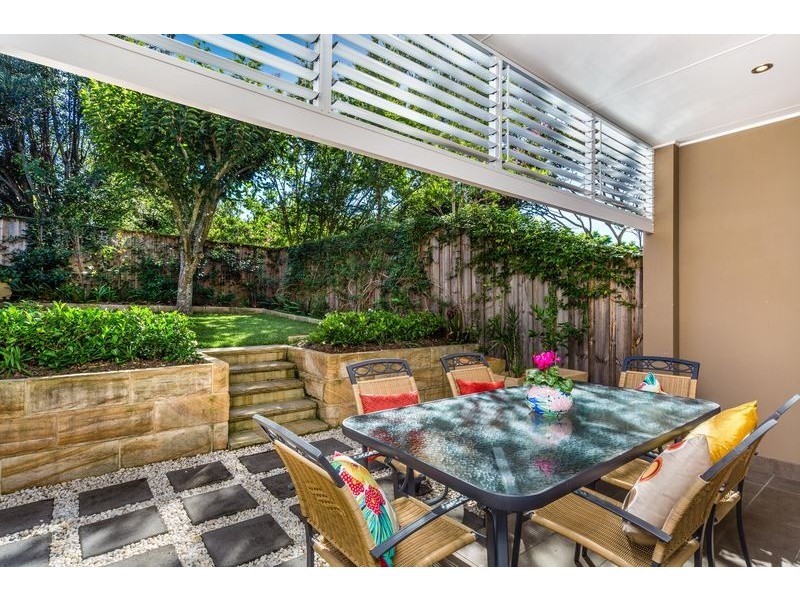 18 KANOONA AVENUE, St Ives NSW 2075