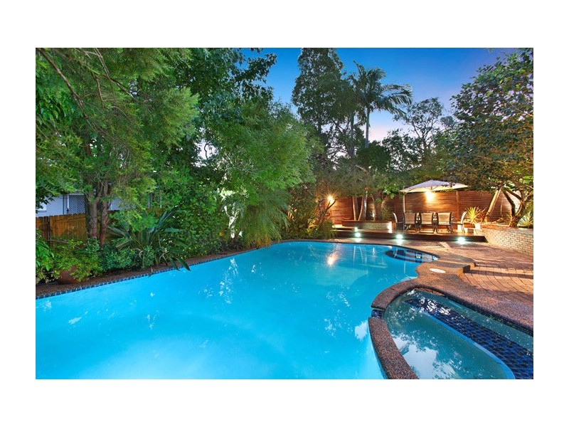 51 EASTERN ARTERIAL ROAD, St Ives NSW 2075