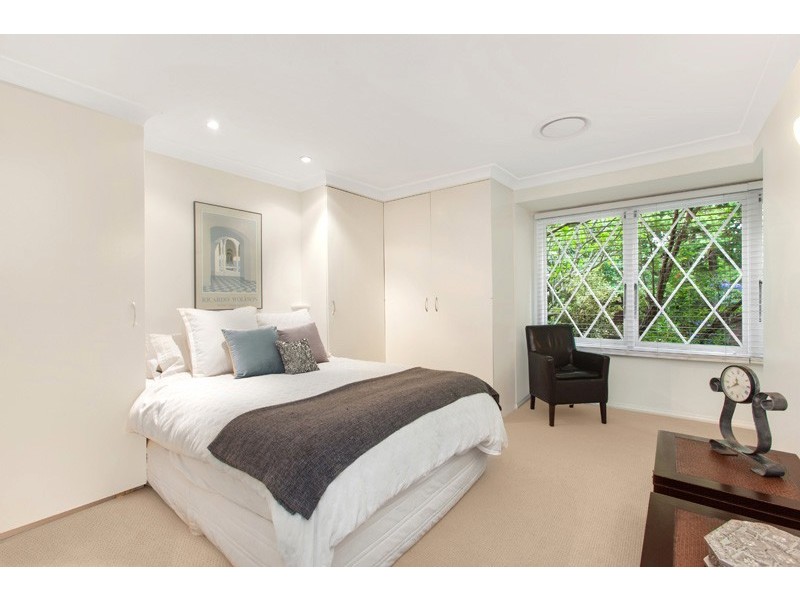 51 EASTERN ARTERIAL ROAD, St Ives NSW 2075