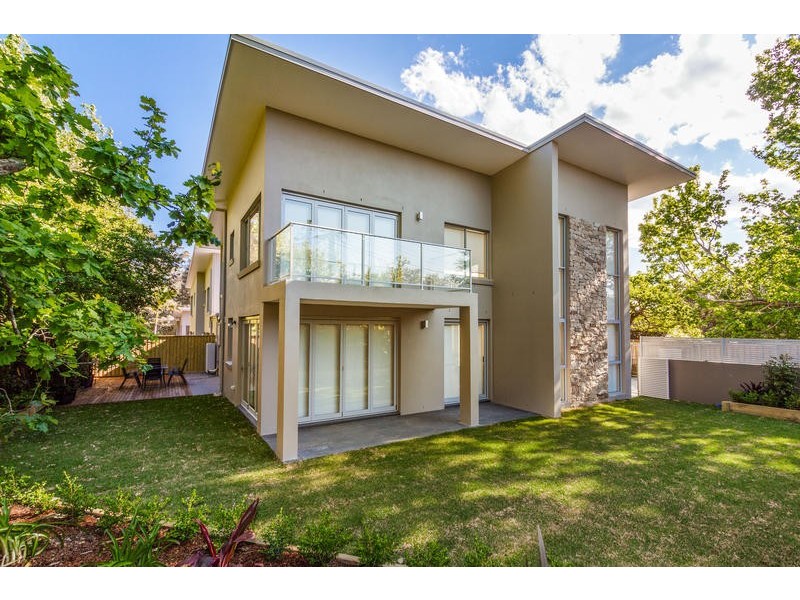 8 KILLEATON STREET, St Ives NSW 2075