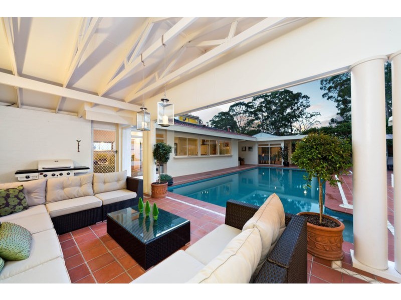 2 ALKIRA ROAD, St Ives NSW 2075