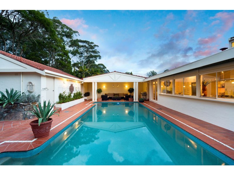 2 ALKIRA ROAD, St Ives NSW 2075