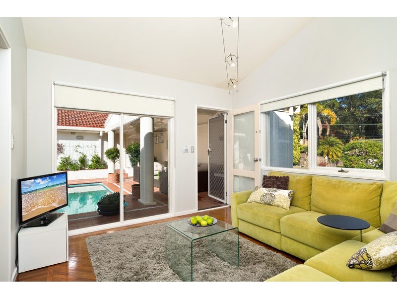 2 ALKIRA ROAD, St Ives NSW 2075