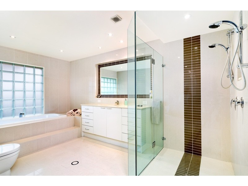 2 ALKIRA ROAD, St Ives NSW 2075