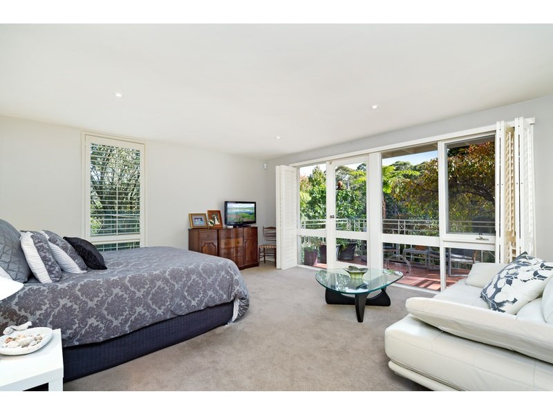 2 ALKIRA ROAD, St Ives NSW 2075