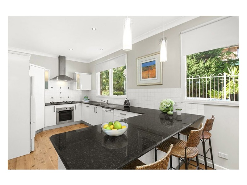 21 WAIPORI STREET, St Ives NSW 2075