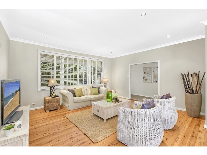 21 WAIPORI STREET, St Ives NSW 2075