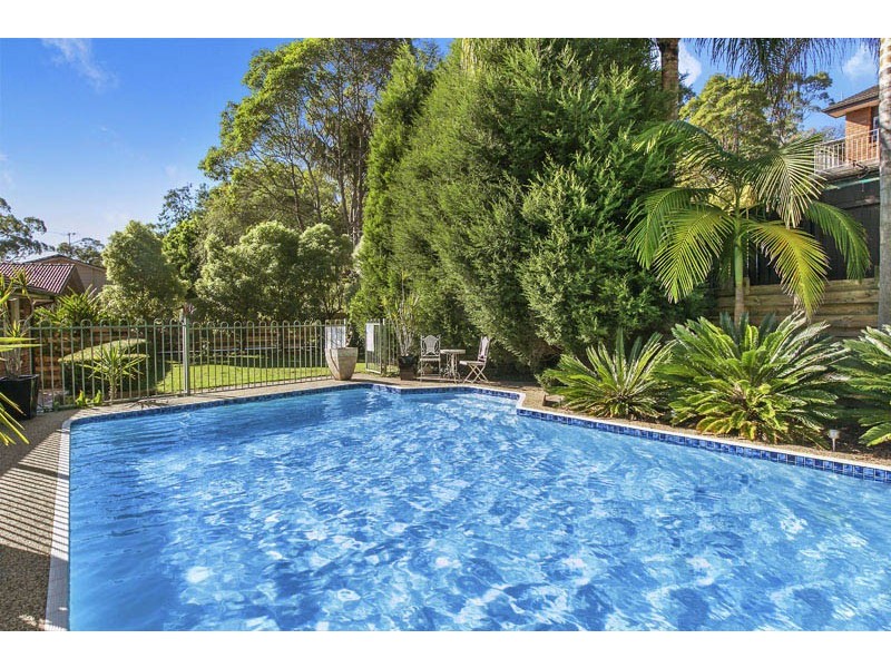 21 WAIPORI STREET, St Ives NSW 2075