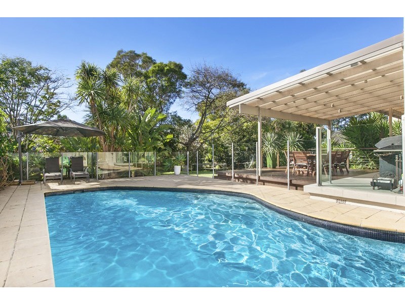 4 WHITMONT CRESCENT, St Ives NSW 2075