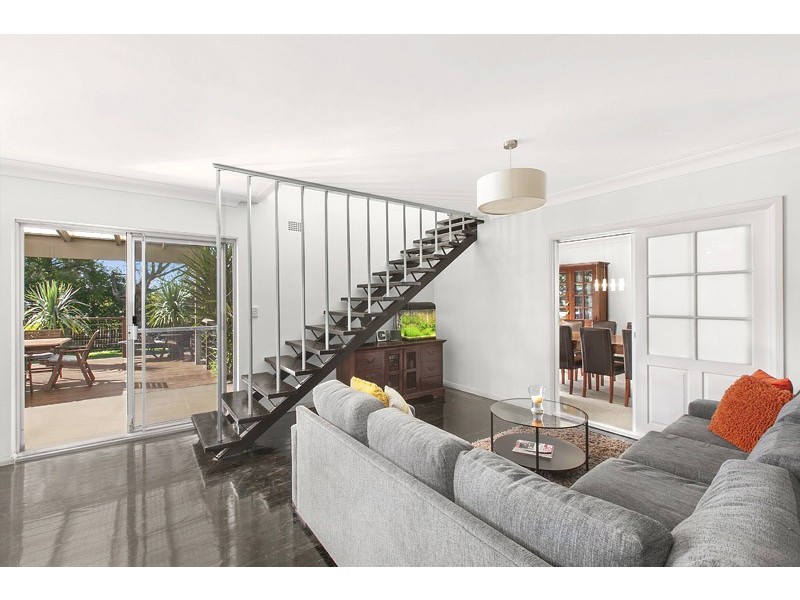 4 WHITMONT CRESCENT, St Ives NSW 2075