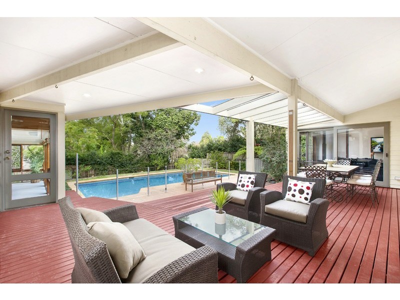 8 YARRABUNG ROAD, St Ives NSW 2075