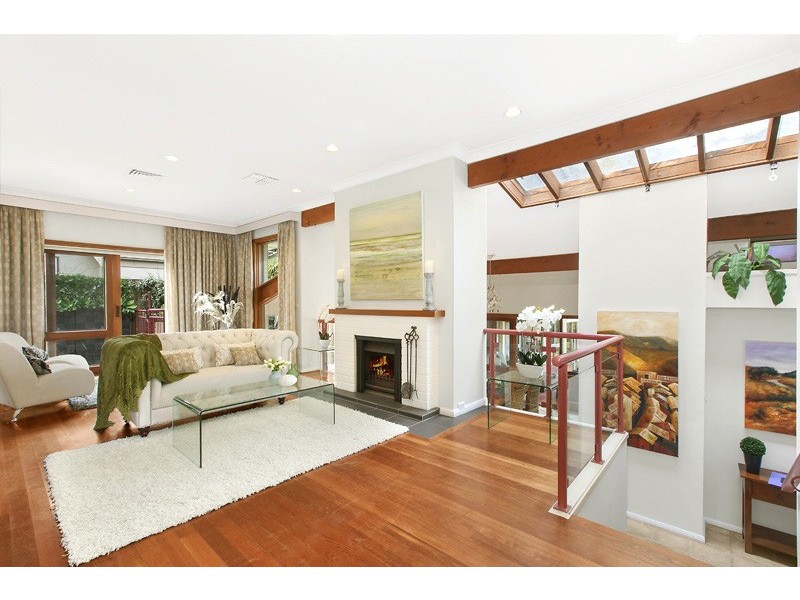 8 YARRABUNG ROAD, St Ives NSW 2075