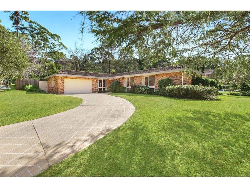 9 WOODWARD PLACE, St Ives NSW 2075