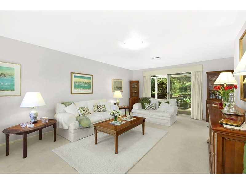 9 WOODWARD PLACE, St Ives NSW 2075