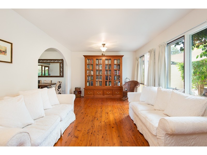 11 Milburn Place, St Ives NSW 2075