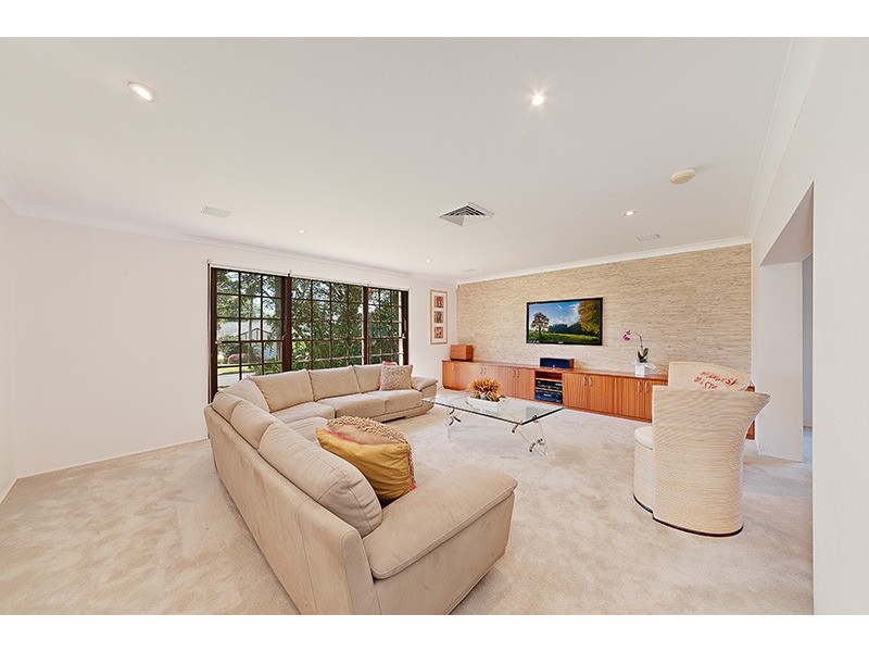 24 Oxley Avenue, St Ives NSW 2075