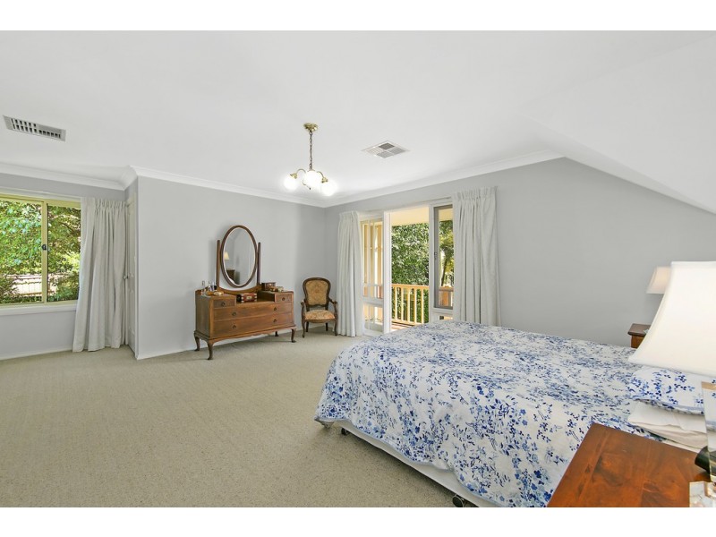 8 The Cloisters, St Ives NSW 2075