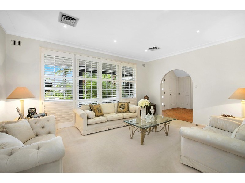 6 Fairview Avenue, St Ives NSW 2075