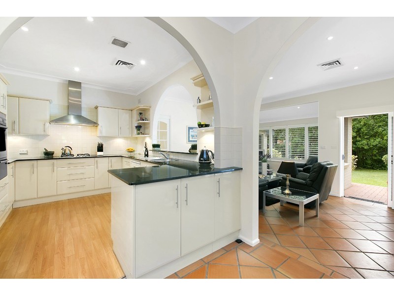 6 Fairview Avenue, St Ives NSW 2075