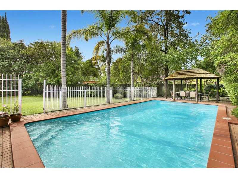 6 Fairview Avenue, St Ives NSW 2075