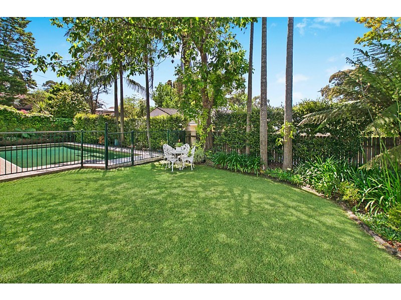 17 Nicholson Avenue, St Ives NSW 2075