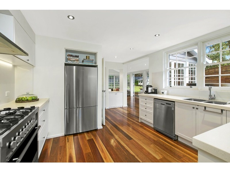 8 Luton Place, St Ives NSW 2075