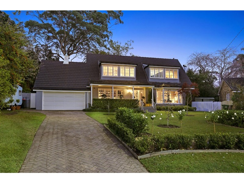 8 Luton Place, St Ives NSW 2075