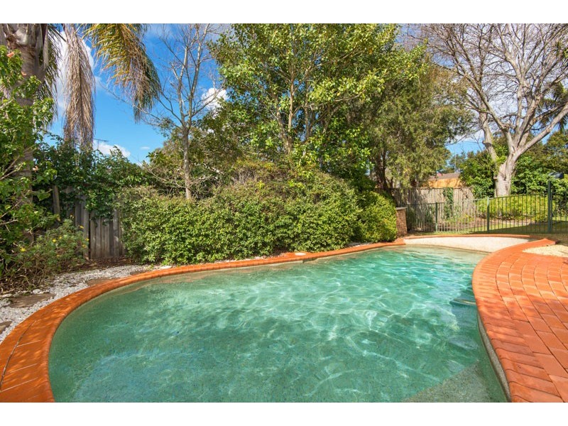 4 Hovey Avenue, St Ives NSW 2075