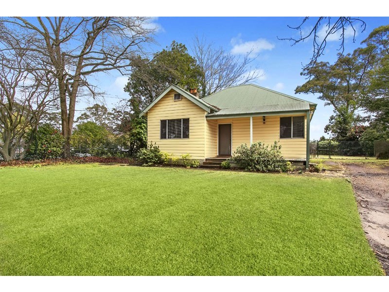 12 COWAN ROAD, St Ives NSW 2075