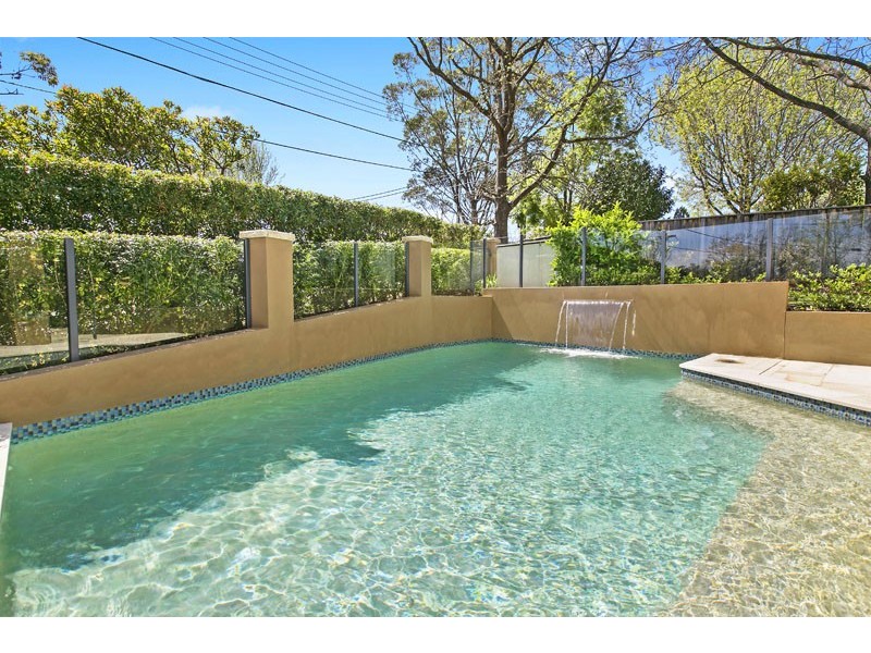 2 Tobruk Avenue, St Ives NSW 2075