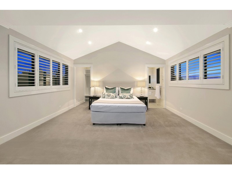 2 Tobruk Avenue, St Ives NSW 2075