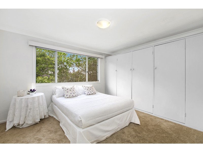 37 Pentecost Avenue (East Side), St Ives NSW 2075