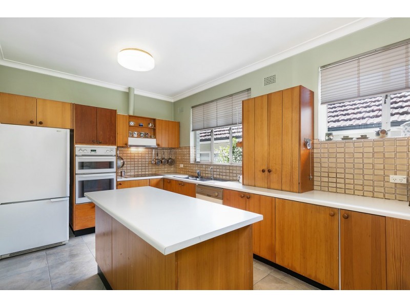 9 Kanoona Avenue, St Ives NSW 2075