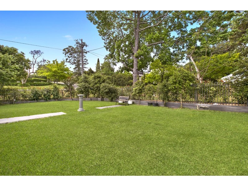 6 Carbeen Avenue, St Ives NSW 2075