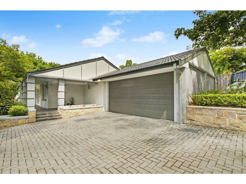 1 Putarri Avenue, St Ives NSW 2075