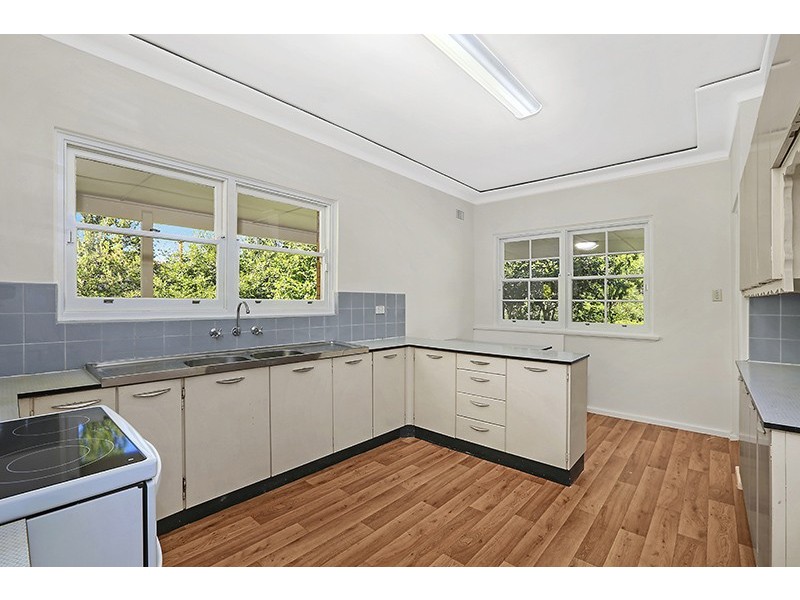 33 Shinfield Avenue, St Ives NSW 2075