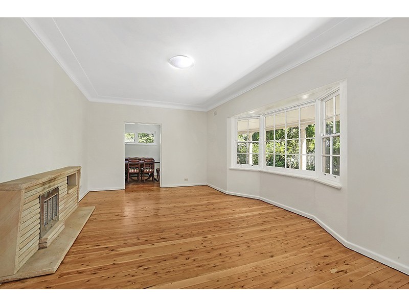 33 Shinfield Avenue, St Ives NSW 2075