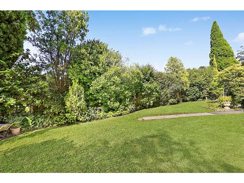 33 Shinfield Avenue, St Ives NSW 2075