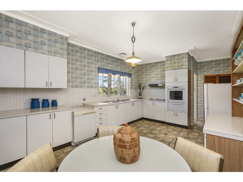6 Glenelg Place, St Ives NSW 2075