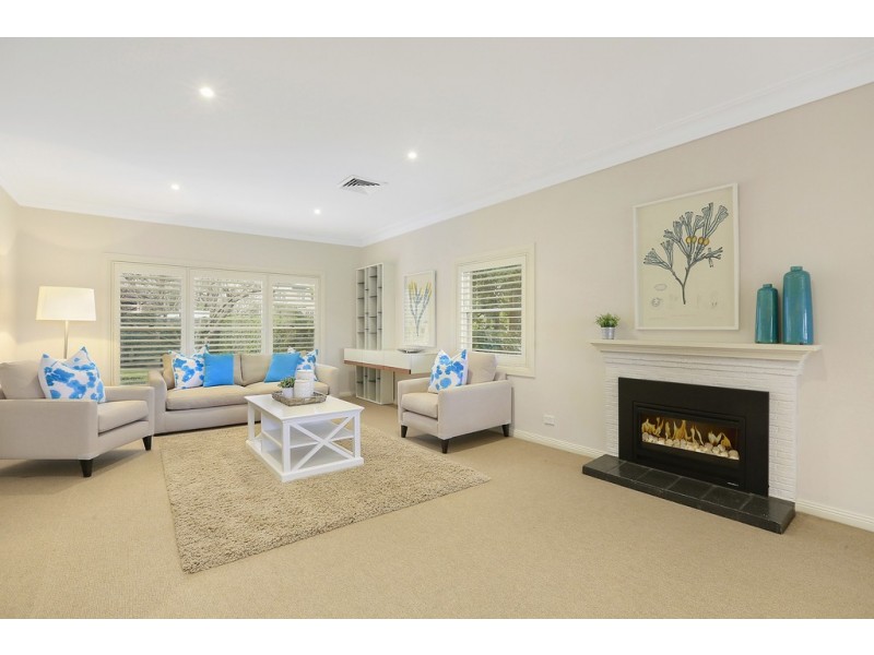 8 Carbeen Avenue, St Ives NSW 2075