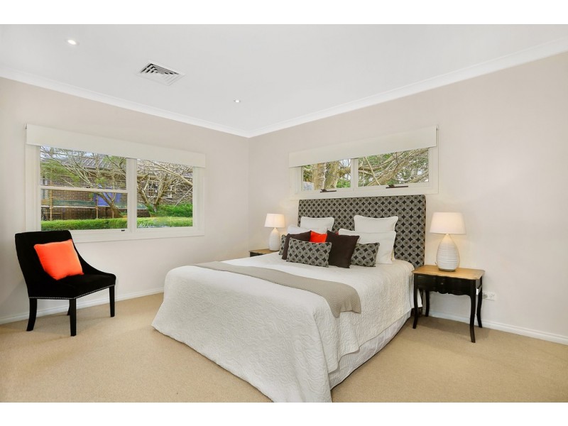 8 Carbeen Avenue, St Ives NSW 2075